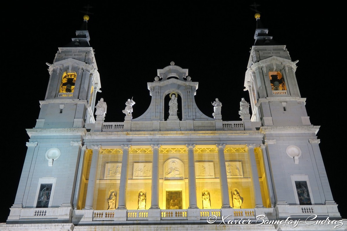 Madrid
Mots-clés: ESP Espagne geo:lat=40.41633135 geo:lon=-3.71433885 geotagged Madrid Palacio Nuit Catedral de Santa María la Real de la Almudena Eglise