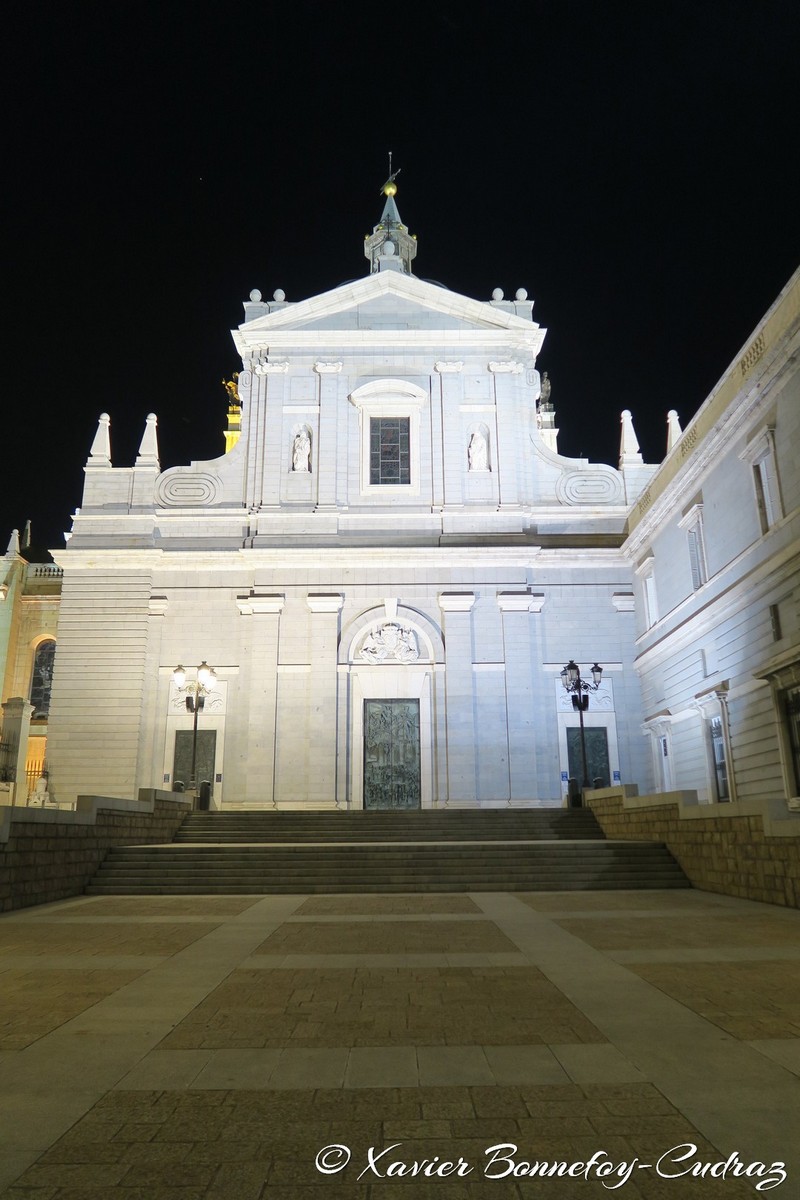 Madrid
Mots-clés: ESP Espagne geo:lat=40.41555535 geo:lon=-3.71371658 geotagged Madrid Palacio Nuit Catedral de Santa María la Real de la Almudena Eglise