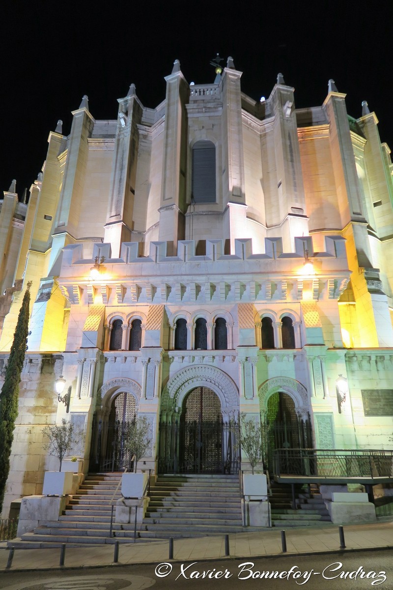 Madrid
Mots-clés: ESP Espagne geo:lat=40.41500317 geo:lon=-3.71447325 geotagged Madrid Palacio Nuit Catedral de Santa María la Real de la Almudena Eglise