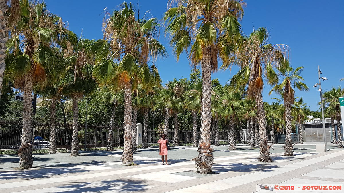 Malaga - Paseo del Muelle Uno
Mots-clés: Andalucia ESP Espagne Malaga Málaga Paseo del Muelle Uno