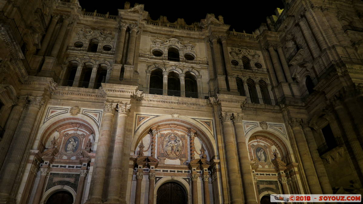 Malaga by night - Catedral de la Encarnacion
Mots-clés: Andalucia ESP Espagne Malaga Málaga Nuit Catedral de la Encarnación Eglise