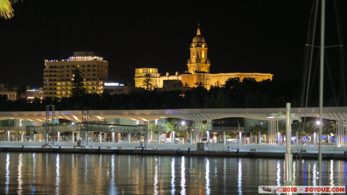 Malaga by night - Paseo del Muelle Uno - Catedral de la Encarnacion
Mots-clés: Andalucia ESP Espagne Malaga Málaga Nuit Paseo del Muelle Uno Catedral de la Encarnacion Eglise