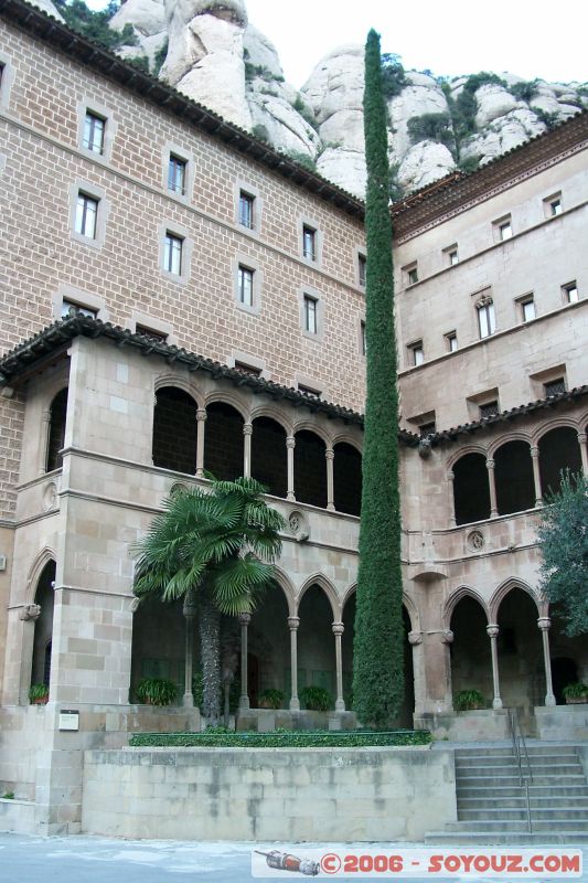 plaça de Santa Maria
Mots-clés: Catalogne Espagne Montserrat cremallera funicular monestir san joan santa maria virgen negra