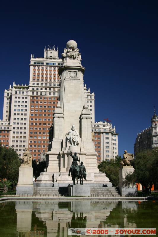 Monumente a Don Quijote - Plaza de Espana
