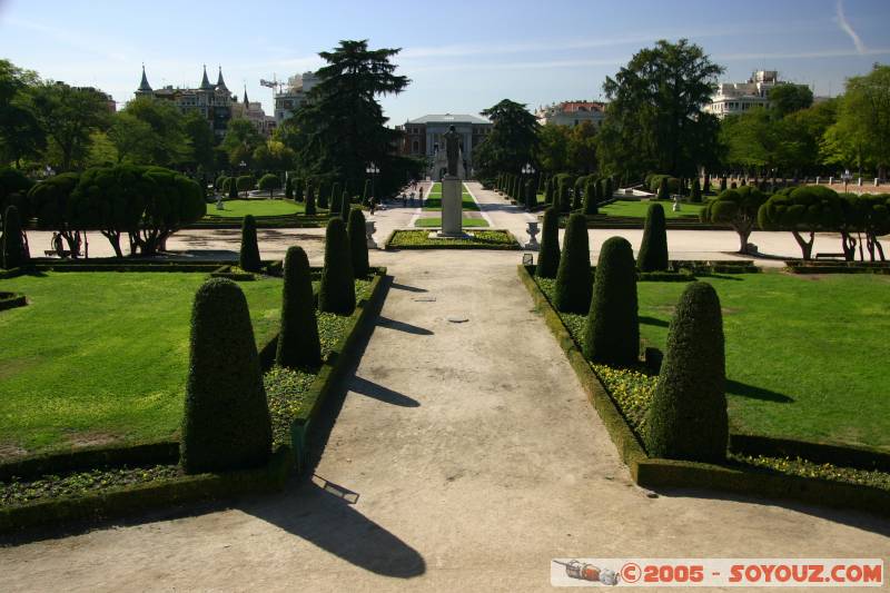 Paseo del Paraguay  - Parque del Buen Retiro
