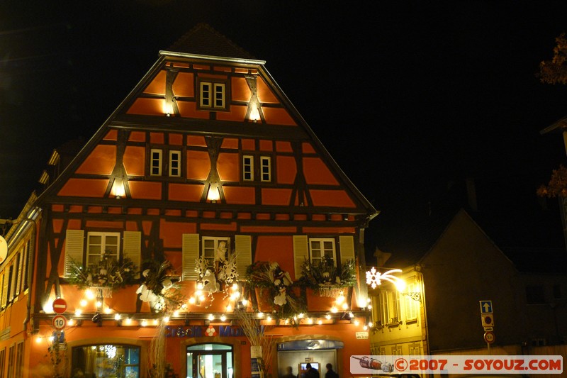 Molsheim - Decorations de Noel
Place de l'Hotel de Ville, 67120 Molsheim, France
Mots-clés: Nuit