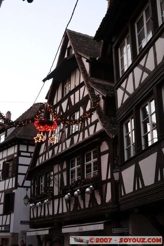 Strasbourg - Petite France
Place des Meuniers, 67000 Strasbourg, France
Mots-clés: sunset