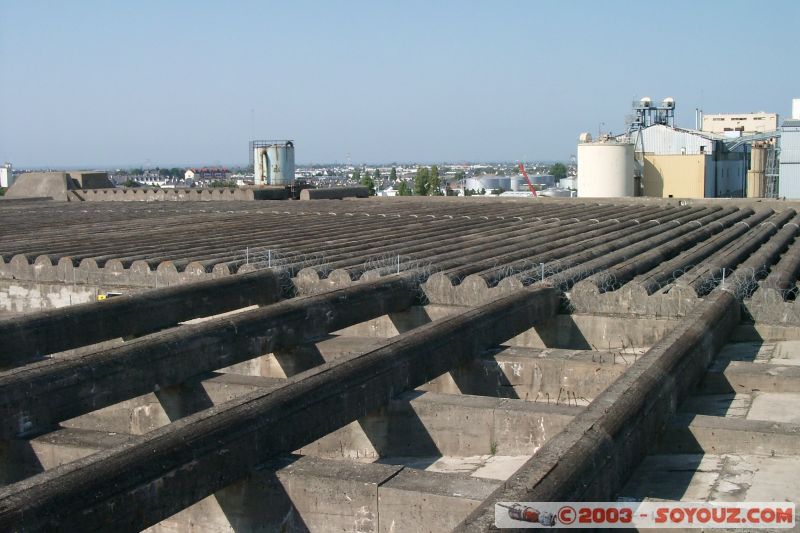 Ancienne base de sous-marins
dispositif anti bombe
