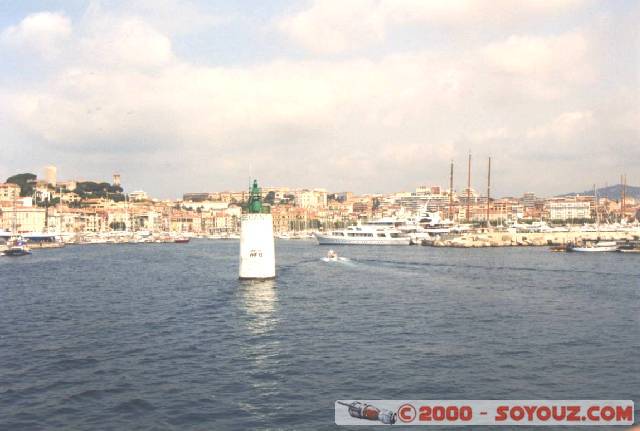 Vue sur le port de Cannes
