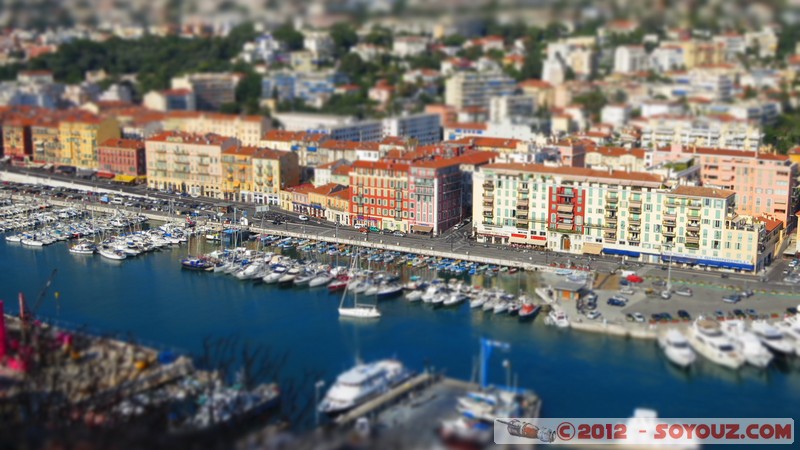 Nice - Colline du Chateau - Vue sur le port
