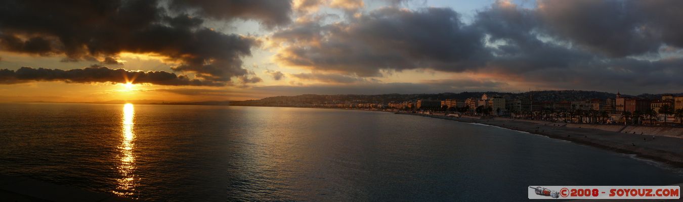 Nice - Coucher de Soleil sur la Baie des Anges
Mots-clés: sunset panorama mer soleil