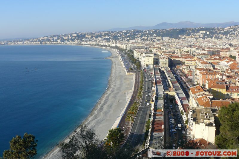 Nice - La Promenade des Anglais depuis la Colline du Chateau
Mots-clés: mer