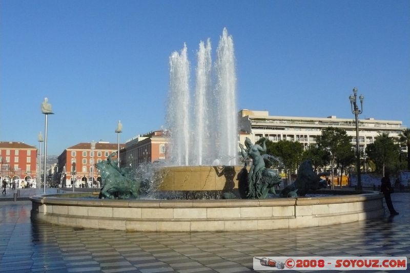 Nice - Place Massena - Fontaine du Soleil
Mots-clés: Fontaine sculpture