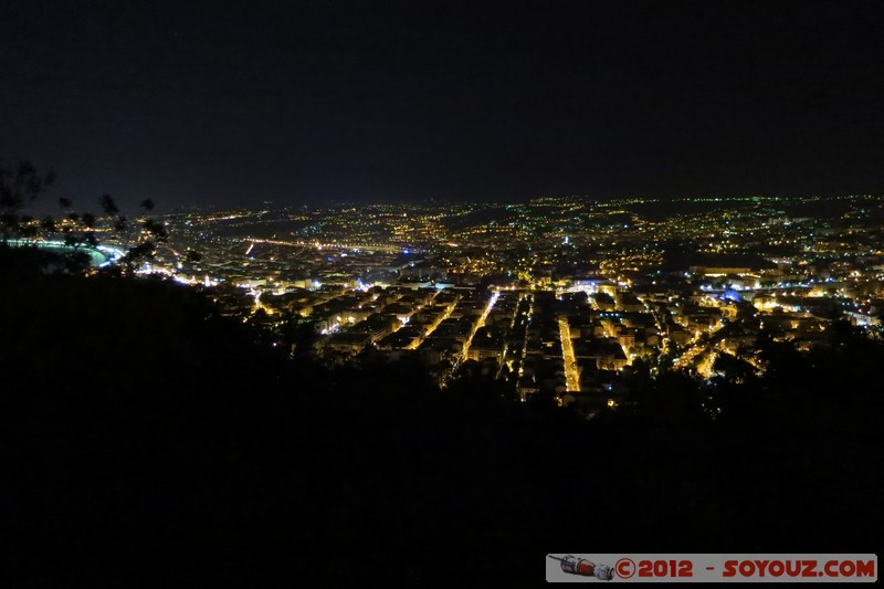 Vue sur Nice by Night depuis le Fort du Mont-Alban
Mots-clés: Nuit mer paysage