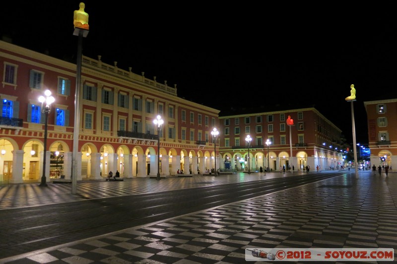 Nice by Night - Place Massena
Mots-clés: Nuit sculpture