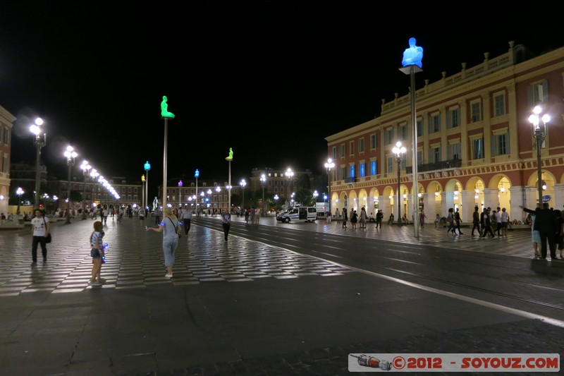 Nice by Night - Place Massena
Mots-clés: Nuit sculpture