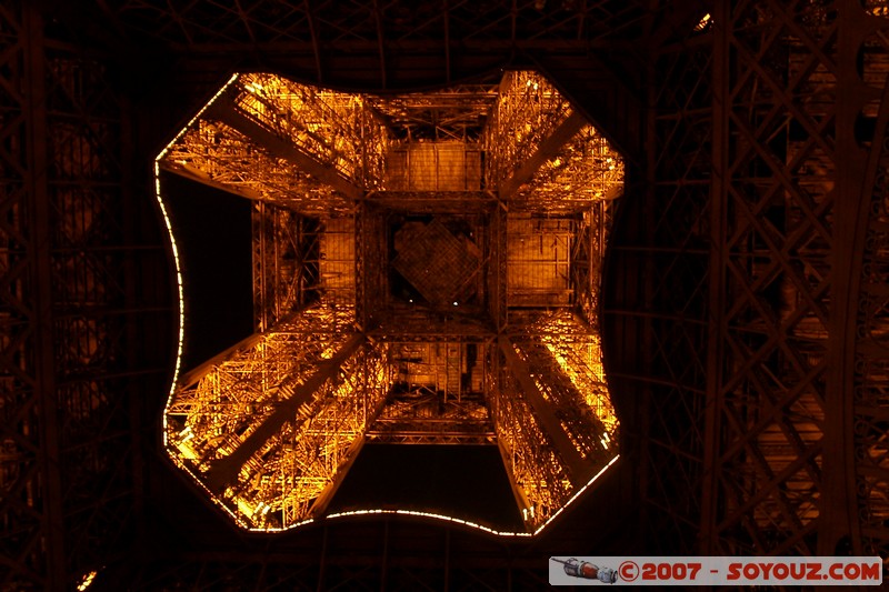 Tour Eiffel by night
