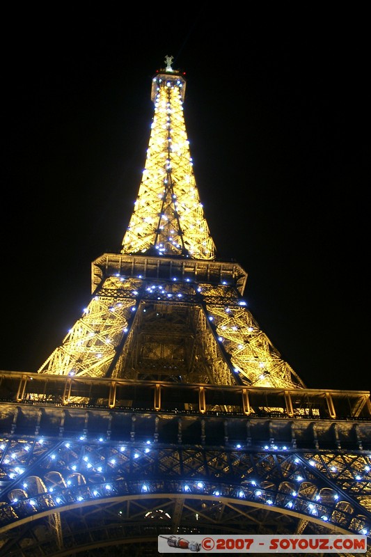 Tour Eiffel by night
