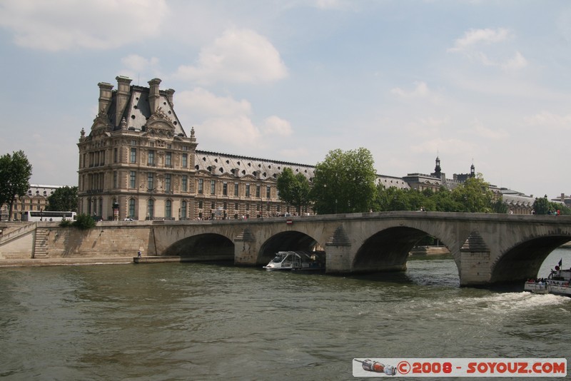 Paris - Musee du Louvre et Pont Royal
Quai Malaquais, 75006 6?me Arrondissement Paris, Paris, France
