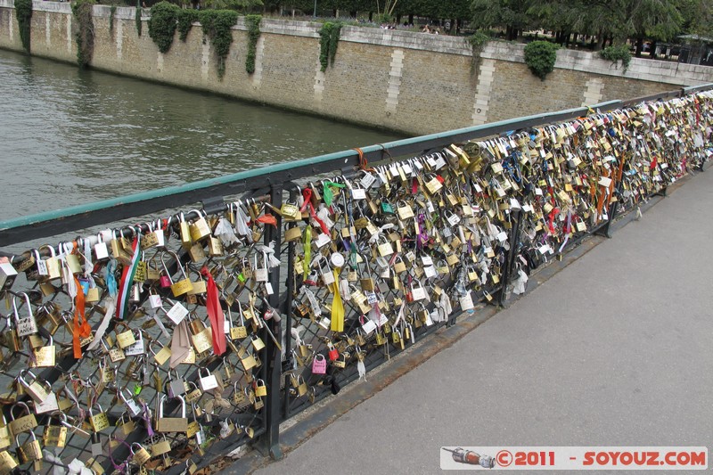 Paris - Pont de l'Archevech
Mots-clés: FRA France geo:lat=48.85156027 geo:lon=2.35150167 geotagged le-de-France Paris Saint-Merri Pont