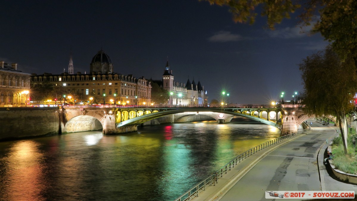 Paris by night - Quai de la Corse et pont Notre Dame
Mots-clés: FRA France geo:lat=48.85589873 geo:lon=2.35079527 geotagged le-de-France Paris Paris 09 Ancien - Quartier Cit Nuit Riviere La Seine Pont Notre Dame Pont Conciergerie Lumiere