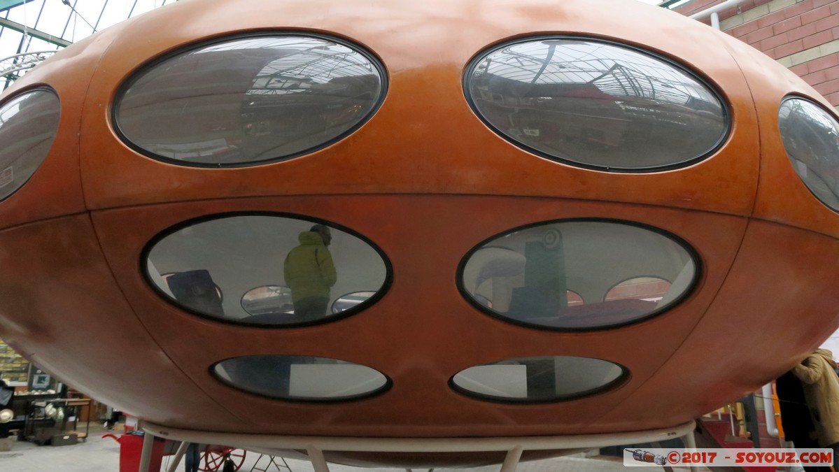 Marche aux Puces de Saint-Ouen - Futuro House
Mots-clés: FRA France geo:lat=48.90163133 geo:lon=2.34149203 geotagged le-de-France Saint-Ouen Marche aux Puces de Saint-Ouen Futuro House Architecture