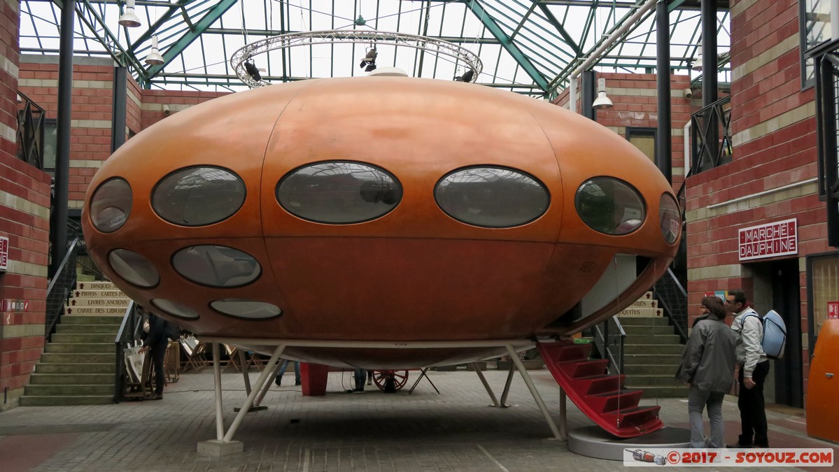 Marche aux Puces de Saint-Ouen - Futuro House
Mots-clés: FRA France geo:lat=48.90164632 geo:lon=2.34142497 geotagged le-de-France Saint-Ouen Marche aux Puces de Saint-Ouen Futuro House Architecture