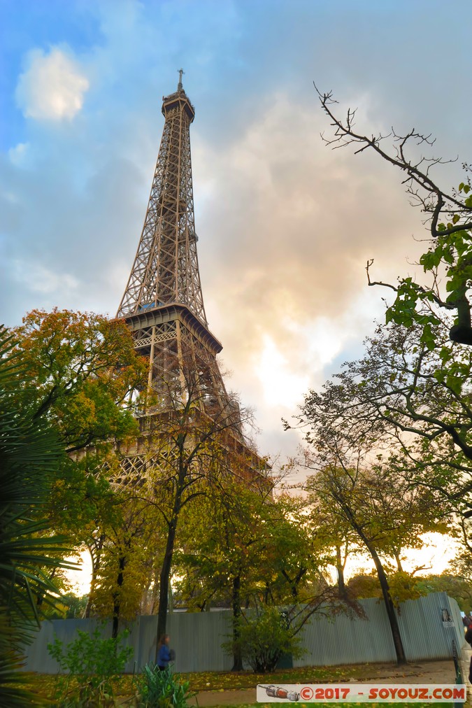 Paris - Tour Eiffel
Mots-clés: FRA France geo:lat=48.85947756 geo:lon=2.29418993 geotagged le-de-France Paris 16 Hdr Quai Branly Tour Eiffel