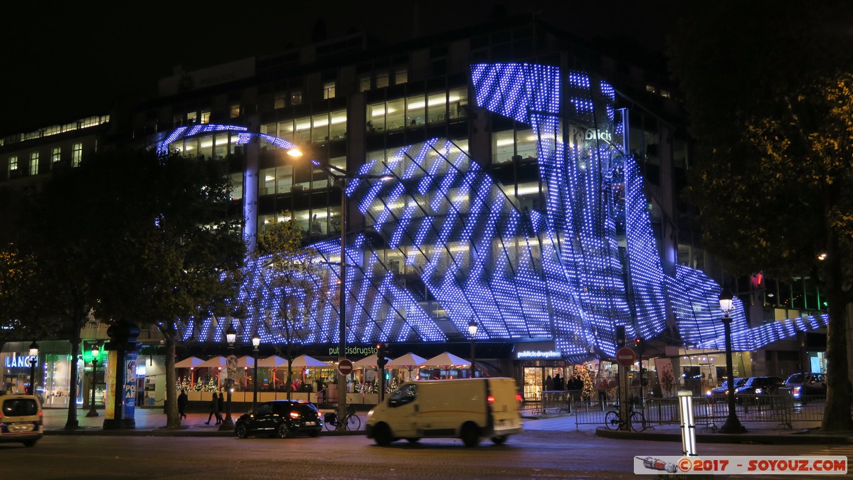 Paris by night - Avenue des Champs-Elysees - Publicis Drugstore
Mots-clés: FRA France geo:lat=48.87344456 geo:lon=2.29651272 geotagged le-de-France Paris 01 Ancien - Quartier Champs-Élysées Paris 08 Nuit Avenue des Champs-Elysees