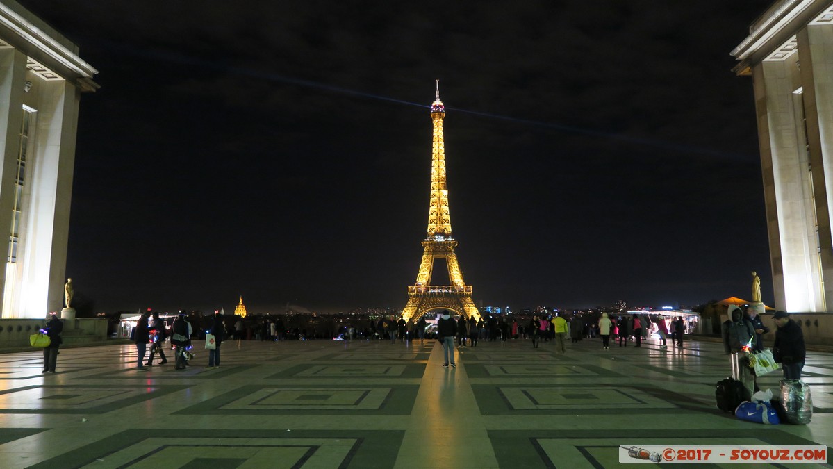 Paris by night - Trocadero - Parvis et Tour Eiffel
Mots-clés: FRA France geo:lat=48.86241561 geo:lon=2.28803158 geotagged le-de-France Paris 16 Paris 16 Passy Nuit Tour Eiffel Trocadero Palais de Chaillot Lumiere