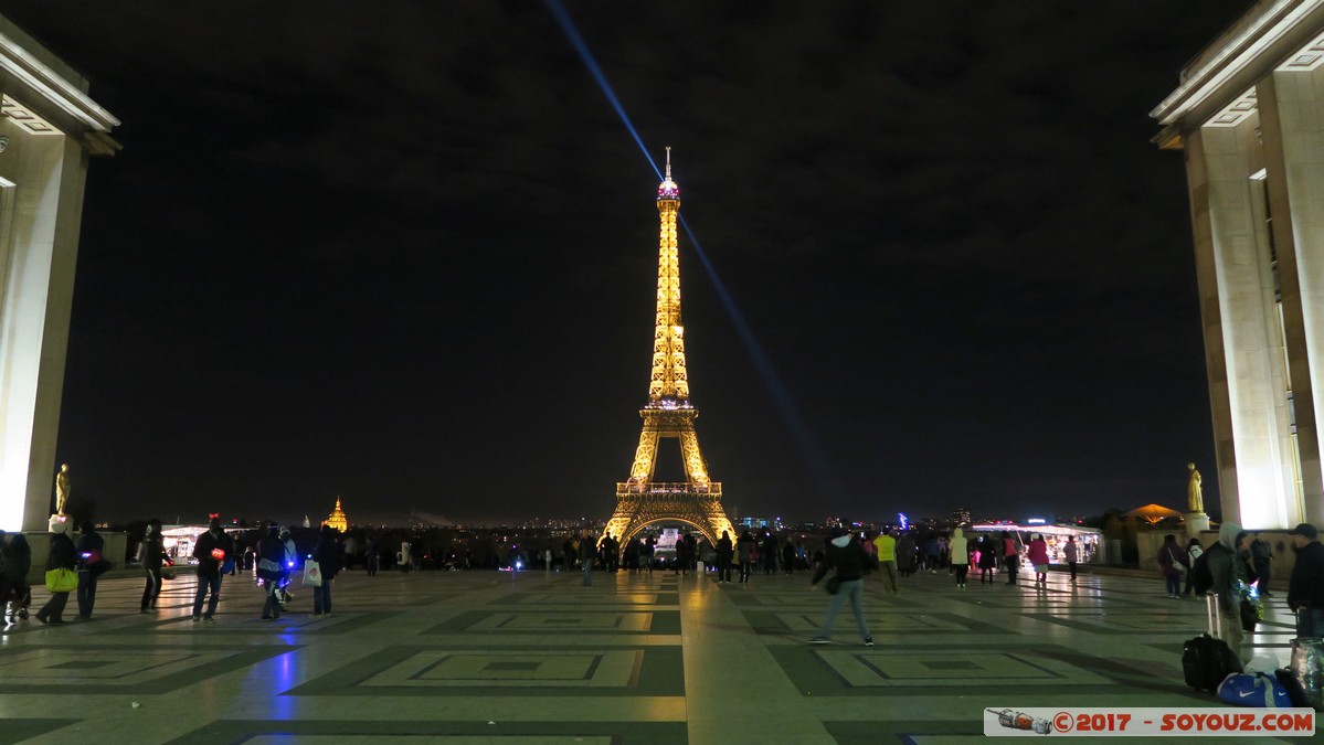 Paris by night - Trocadero - Parvis et Tour Eiffel
Mots-clés: FRA France geo:lat=48.86241561 geo:lon=2.28803158 geotagged le-de-France Paris 16 Paris 16 Passy Nuit Tour Eiffel Trocadero Palais de Chaillot Lumiere