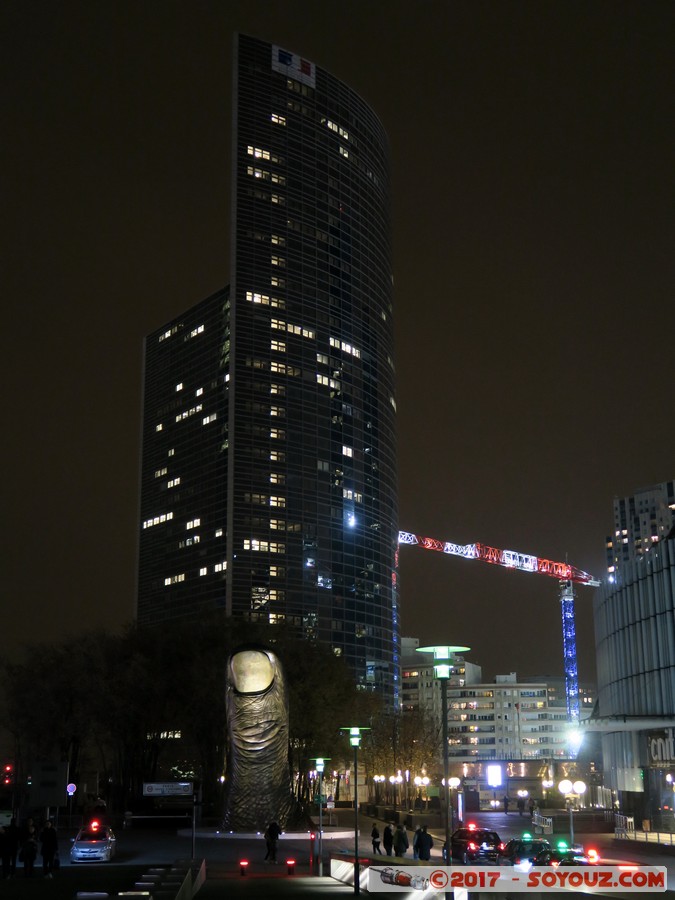 La Defense by night - Tour Sequoia
Mots-clés: FRA France geo:lat=48.89341962 geo:lon=2.23836511 geotagged le-de-France La Defense Puteaux Nuit Tour Sequoia sculpture skyscraper