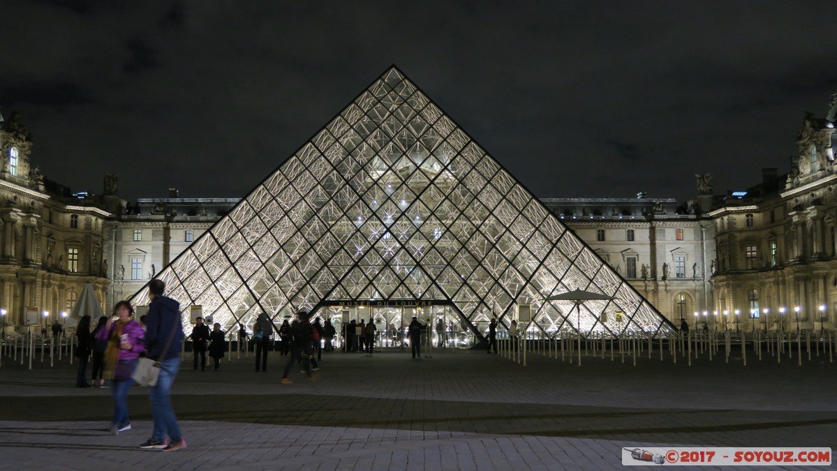 Paris by night - Musee du Louvre et Pyramide
Mots-clés: FRA France geo:lat=48.86127041 geo:lon=2.33479857 geotagged le-de-France Paris 01 Paris 04 Ancien - Quartier Louvre Nuit Musee du Louvre Pyramide du Louvre