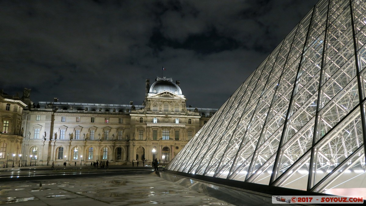 Paris by night - Musee du Louvre et Pyramide
Mots-clés: FRA France geo:lat=48.86138335 geo:lon=2.33604312 geotagged le-de-France Paris 01 Paris 04 Ancien - Quartier Louvre Nuit Musee du Louvre Pyramide du Louvre