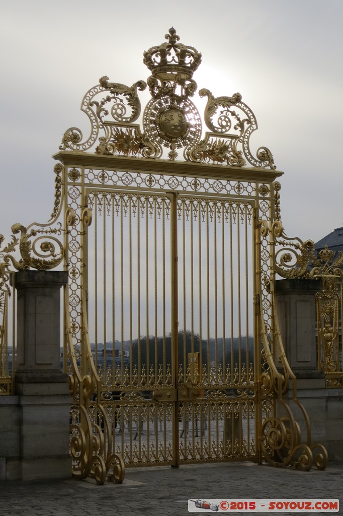 Chateau de Versailles - Cour Royale - Grille
Mots-clés: FRA France geo:lat=48.80438147 geo:lon=2.12187946 geotagged le-de-France Versailles Chateau de Versailles chateau patrimoine unesco