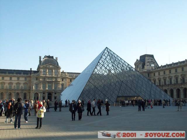 La Pyramide du Louvre

