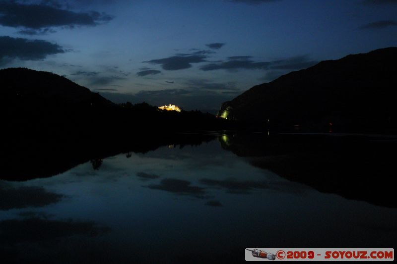 Sisteron - La citadelle by night
Mots-clés: Nuit Riviere