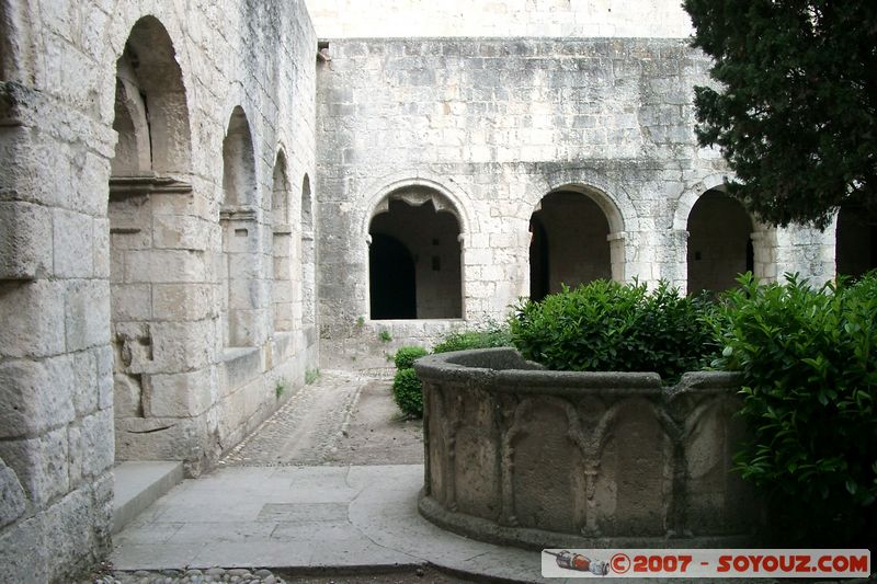 Cloitre
Mots-clés: Abbaye