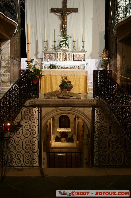 Ville d'Apt
intérieure de l'église
Mots-clés: Eglise