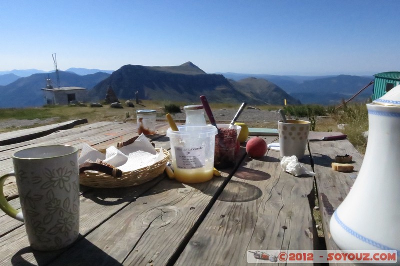 Mont Chiran - Le Refuge - Petit déjeuner
Mots-clés: Blieux FRA France geo:lat=43.86787135 geo:lon=6.31697237 geotagged Levens Provence-Alpes-CÃ´te d&#039;Azur Montagne