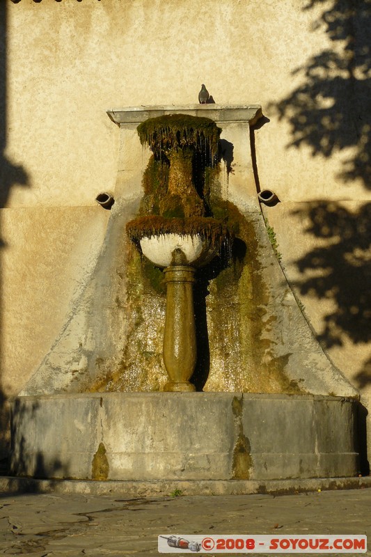 Moustiers-Sainte-Marie - Fontaine
Mots-clés: Fontaine sunset