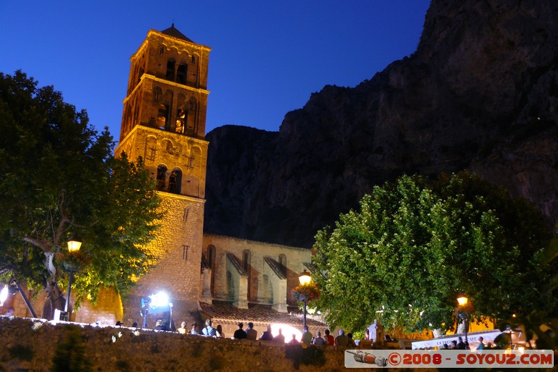 Moustiers-Sainte-Marie - Eglise
Mots-clés: Nuit Eglise