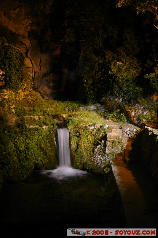 Moustiers-Sainte-Marie - Le Riou
Mots-clés: Nuit Riviere