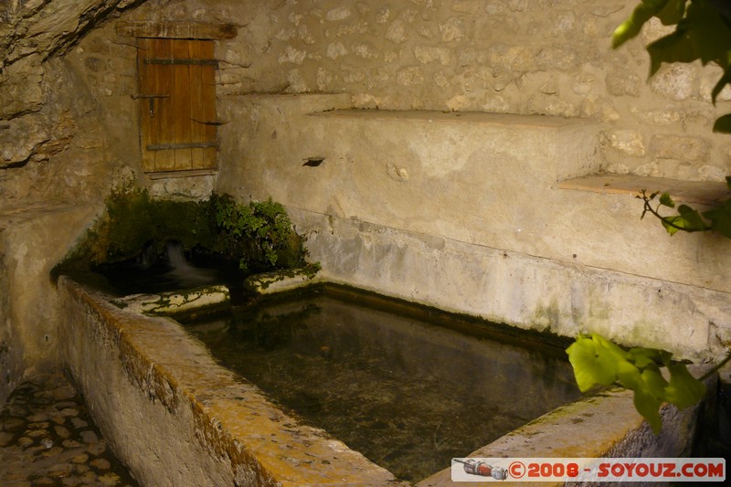 Moustiers-Sainte-Marie - Lavoir
Mots-clés: Nuit Fontaine