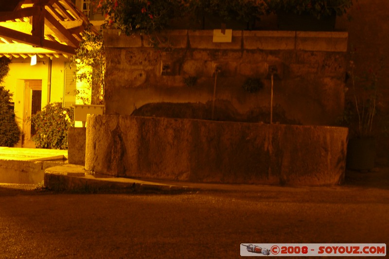 Moustiers-Sainte-Marie - Lavoir
Mots-clés: Nuit Fontaine