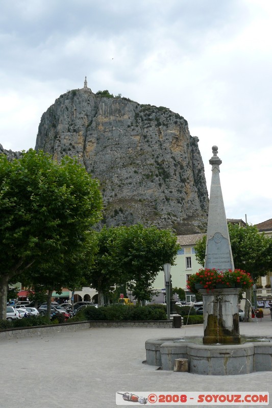 Castellane - le centre et le Roc
