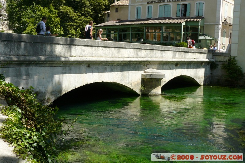 Fontaine-de-Vaucluse
Mots-clés: Riviere