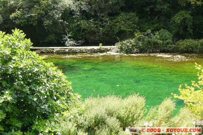 Fontaine-de-Vaucluse - La Sorgue
Mots-clés: Riviere