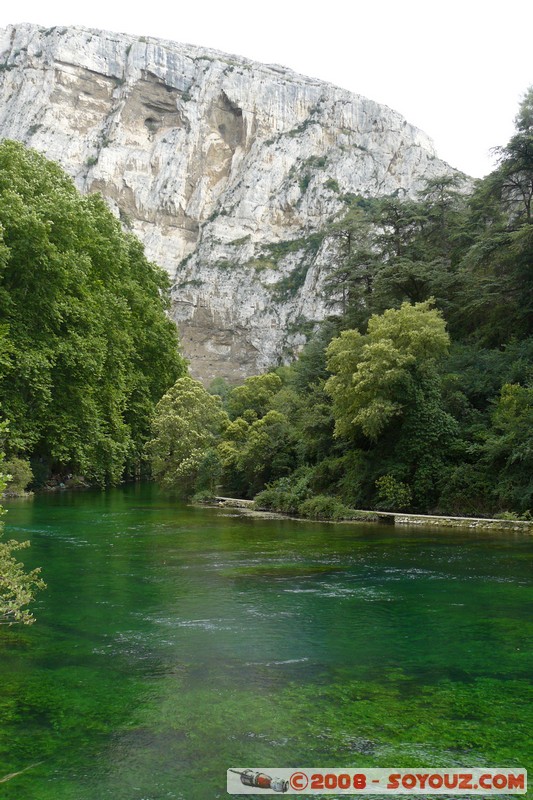 Fontaine-de-Vaucluse
Mots-clés: Riviere