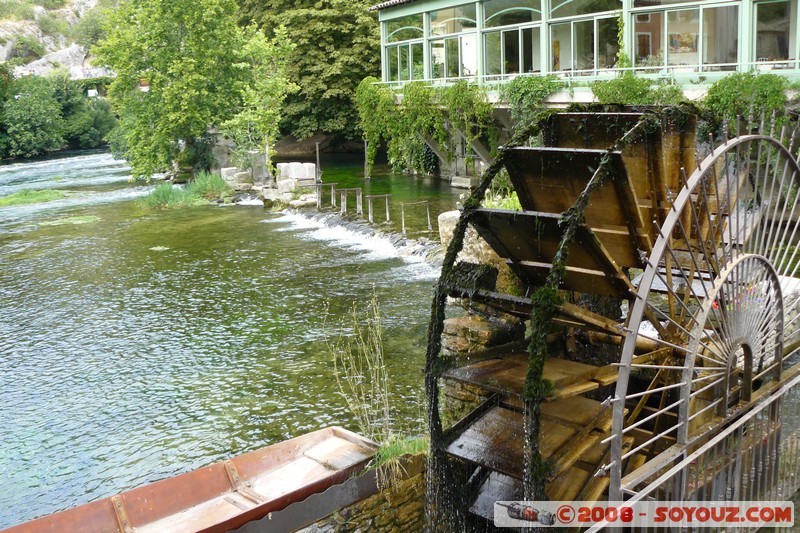 Fontaine-de-Vaucluse - Roue a aubes
Mots-clés: Riviere Roue a aubes